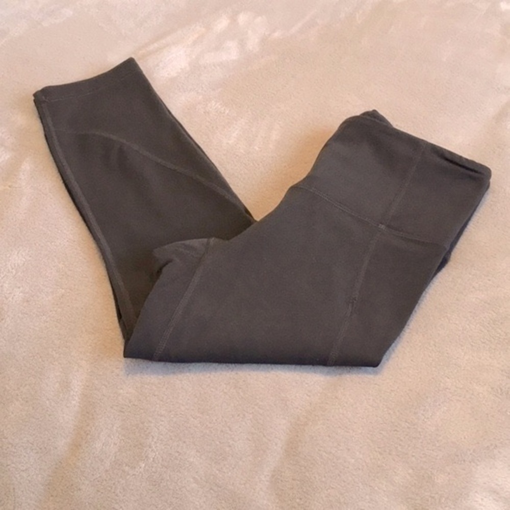 Athleta Black Cropped Leggings